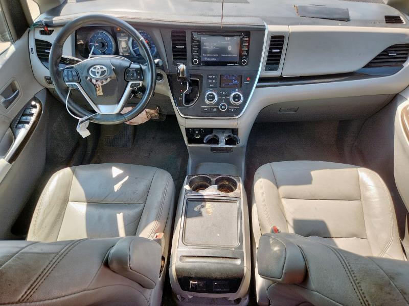 Photo 8 from auction – 2018 TOYOTA SIENNA XLE with VIN 5TDYZ3DC3JS920329