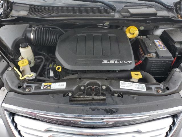 Photo 12 from auction – 2015 CHRYSLER TOWN & COU with VIN 2C4RC1CG5FR675063