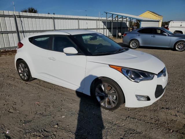 Photo 4 from auction – 2017 HYUNDAI VELOSTER with VIN KMHTC6AD7HU311496