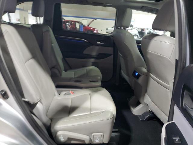 Photo 11 from auction – 2015 TOYOTA HIGHLANDER with VIN 5TDDKRFH1FS167731