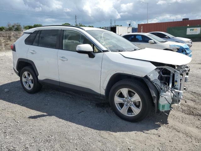 Photo 4 from auction – 2019 TOYOTA RAV4 XLE with VIN JTMW1RFV4KD019743