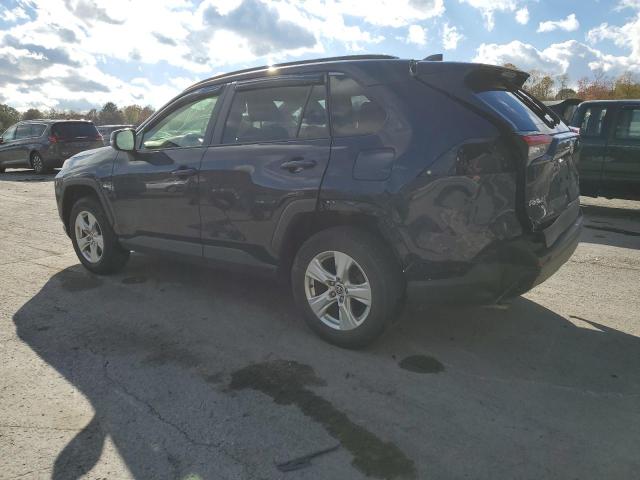 Photo 2 from auction – 2021 TOYOTA RAV4 XLE with VIN JTMP1RFV3MD532022