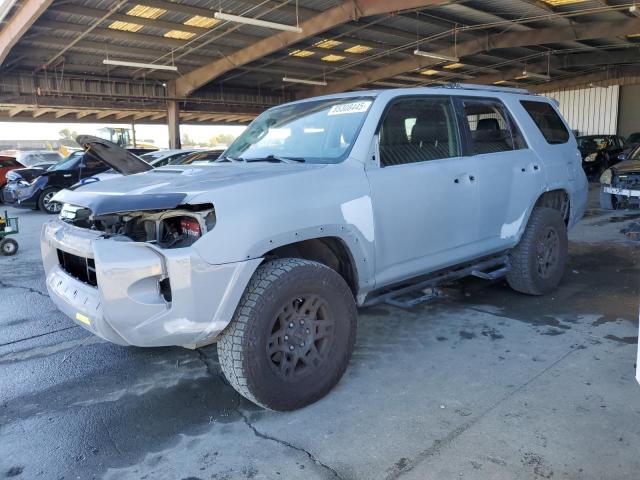 TOYOTA 4RUNNER SR 2017 with VIN JTEBU5JR8H5440761 - Photo from auction