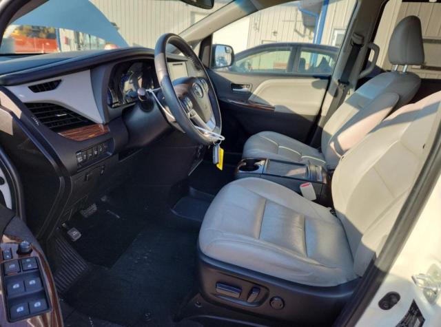 Photo 7 from auction – 2015 TOYOTA SIENNA XLE with VIN 5TDDK3DC6FS127908