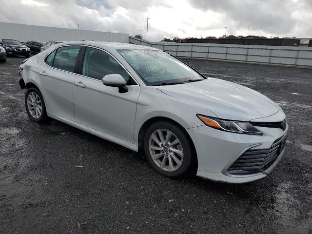 Photo 4 from auction – 2022 TOYOTA CAMRY LE with VIN 4T1C11AK2NU020763