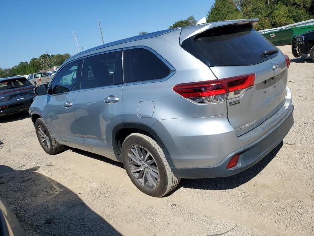 Фото 2 с аукциона – 2017 TOYOTA HIGHLANDER с VIN 5TDKZRFH8HS526255