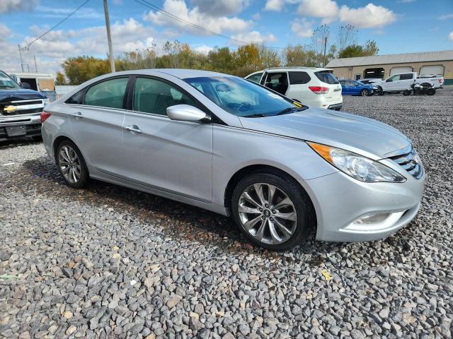 Photo 4 from auction – 2012 HYUNDAI SONATA SE with VIN 5NPEC4AC7CH424456