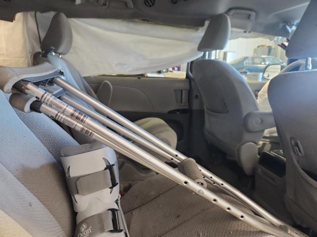 Photo 11 from auction – 2012 TOYOTA SIENNA LE with VIN 5TDKK3DC2CS228494
