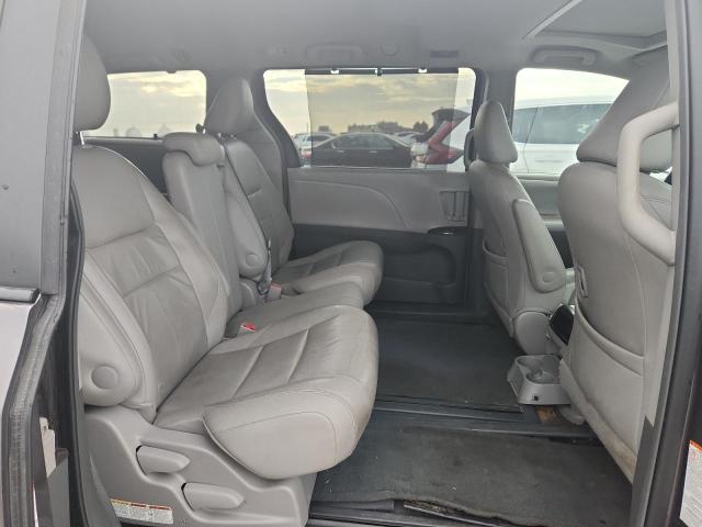 Photo 11 from auction – 2015 TOYOTA SIENNA XLE with VIN 5TDYK3DC0FS635339