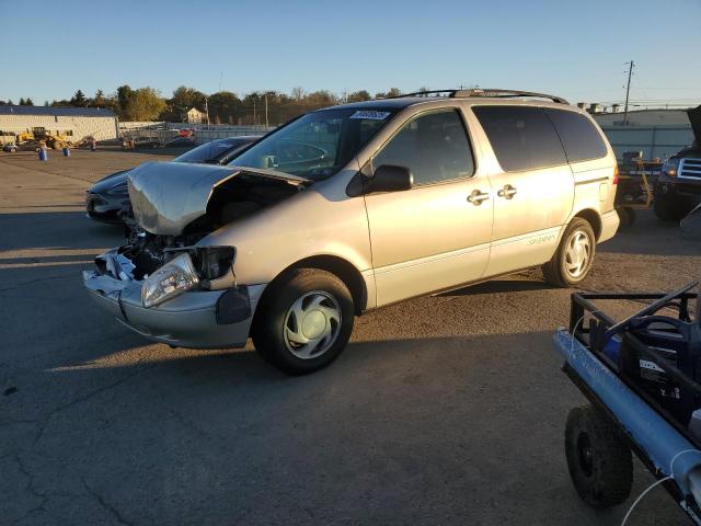 TOYOTA SIENNA LE 2000 with VIN 4T3ZF13C6YU279558 - Photo from auction