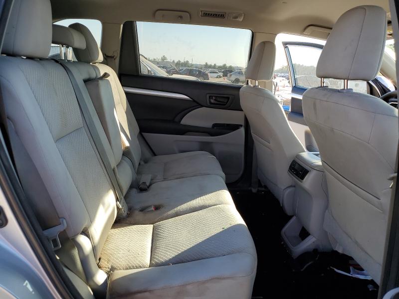Photo 11 from auction – 2018 TOYOTA HIGHLANDER with VIN 5TDZZRFH7JS255046