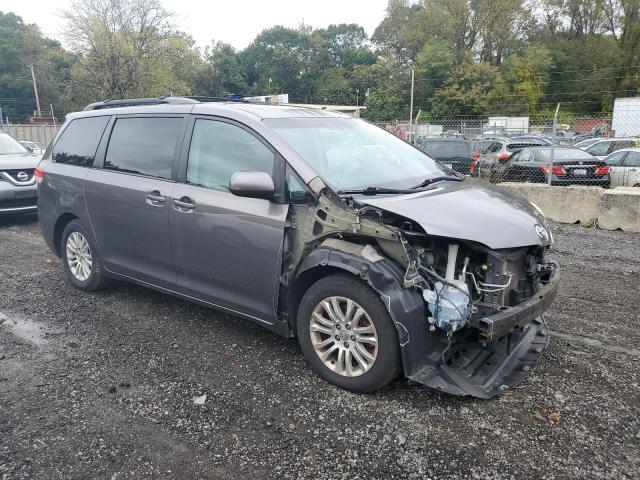 Photo 4 from auction – 2011 TOYOTA SIENNA XLE with VIN 5TDYK3DC3BS107742