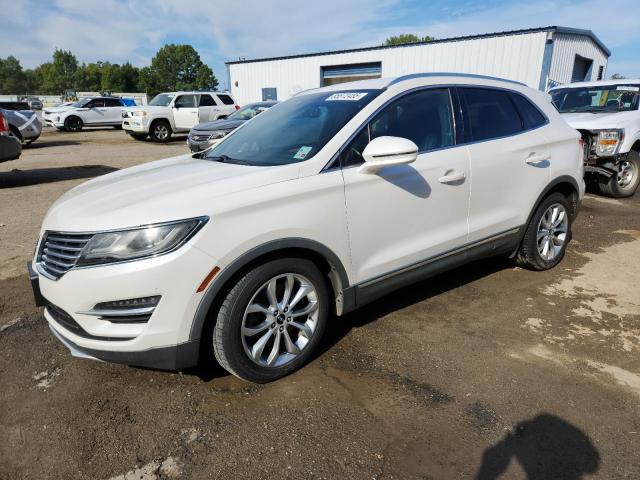 LINCOLN MKC 2015 مع رقم تعريف المركبة 5LMCJ1A93FUJ27588 - صورة من المزاد