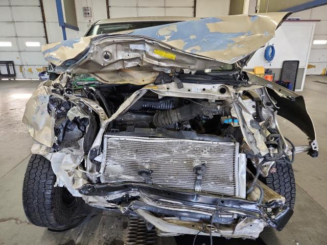 Photo 5 from auction – 2004 TOYOTA RAV4 with VIN JTEGD20V040022835