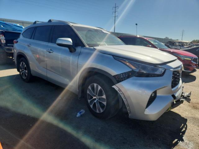 Photo 4 from auction – 2022 TOYOTA HIGHLANDER with VIN 5TDHBRCH5NS539902