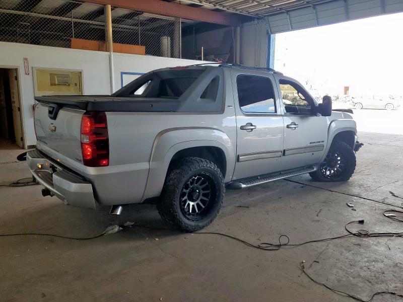 Photo 3 from auction – 2011 CHEVROLET AVALANCHE with VIN 3GNTKFE36BG179616