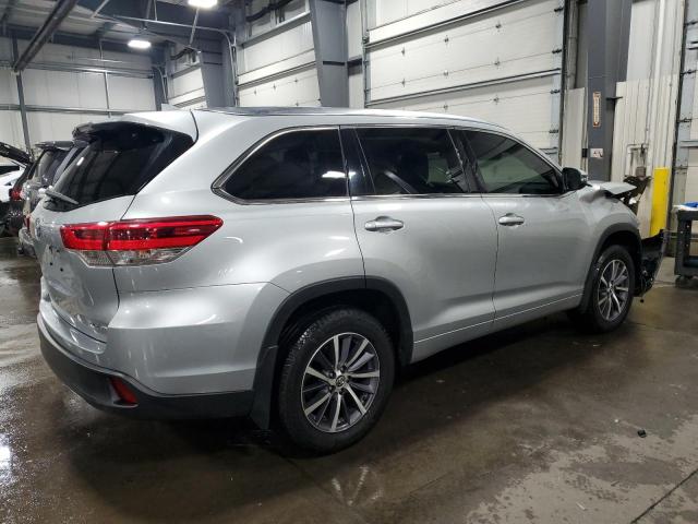 Photo 3 from auction – 2018 TOYOTA HIGHLANDER with VIN 5TDJZRFH1JS529175