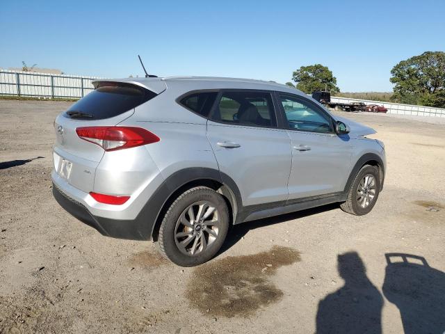 Photo 3 from auction – 2017 HYUNDAI TUCSON LIM with VIN KM8J3CA45HU342395