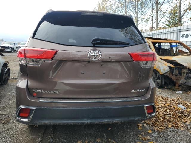 Photo 6 from auction – 2018 TOYOTA HIGHLANDER with VIN 5TDJZRFH2JS489897