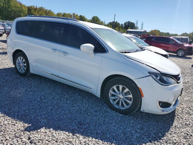 Photo 4 from auction – 2019 CHRYSLER PACIFICA TOURING L with VIN 2C4RC1BG5KR613609