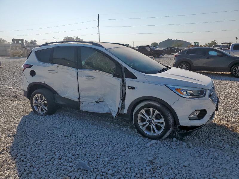 Photo 4 from auction – 2017 FORD ESCAPE SE with VIN 1FMCU0GD7HUD76110