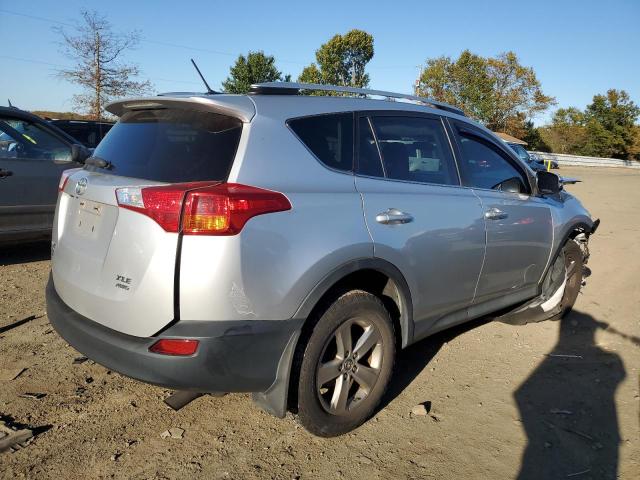 Photo 3 from auction – 2015 TOYOTA RAV4 XLE with VIN 2T3RFREV5FW328324