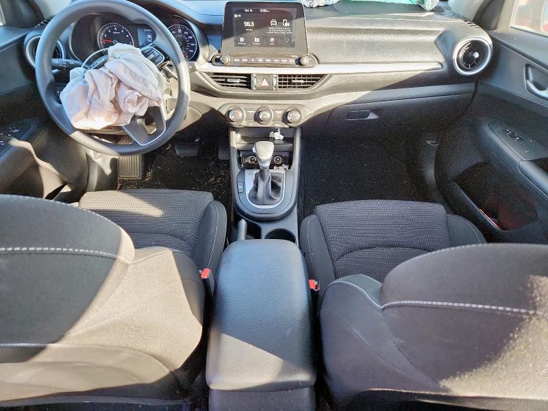 Photo 8 from auction – 2021 KIA FORTE with VIN 3KPF24AD8ME287582