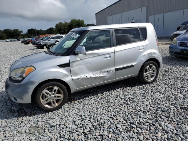 KIA SOUL + 2010 with VIN KNDJT2A21A7701985 - Photo from auction