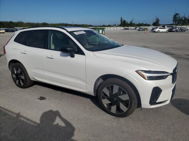 Photo 4 from auction – 2025 VOLVO XC60 PLUS with VIN YV4H60RC0S1027045