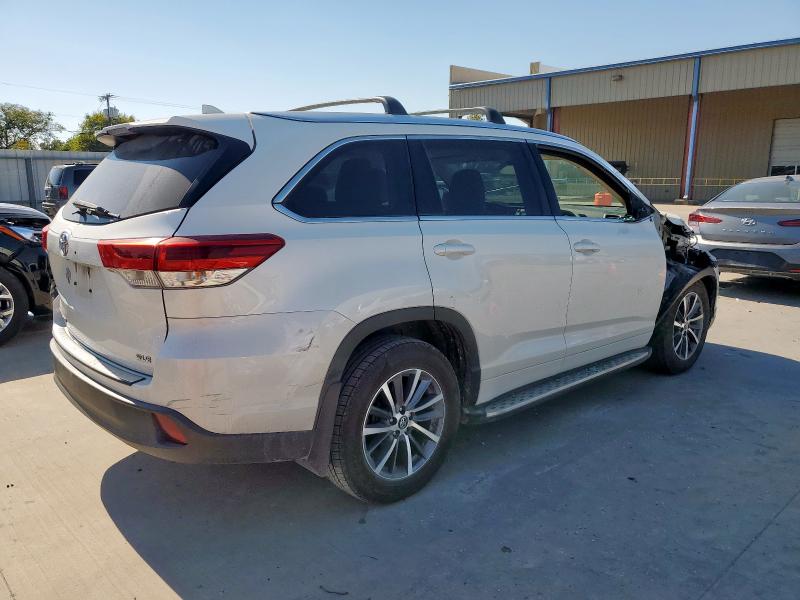 Photo 3 from auction – 2017 TOYOTA HIGHLANDER with VIN 5TDKZRFH0HS519414