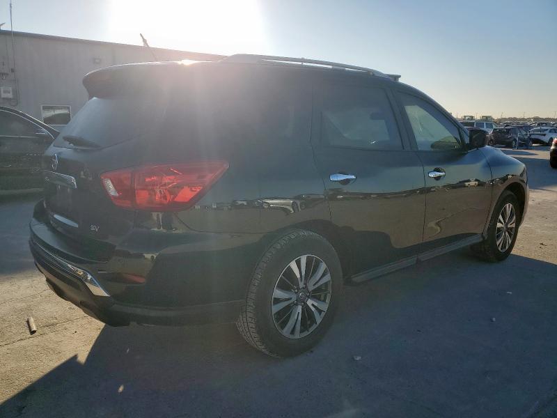 Photo 3 from auction – 2017 NISSAN PATHFINDER with VIN 5N1DR2MN9HC613927