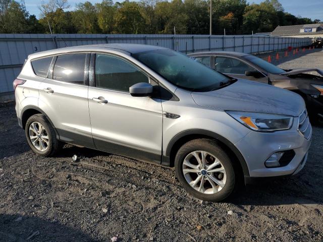 Photo 4 from auction – 2017 FORD ESCAPE SE with VIN 1FMCU9GD4HUE83913