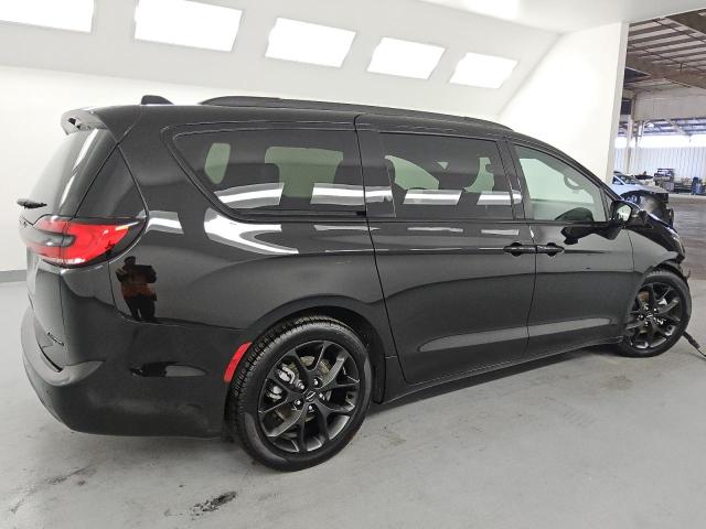 Photo 3 from auction – 2025 CHRYSLER PACIFICA L with VIN 2C4RC1GG1SR529330