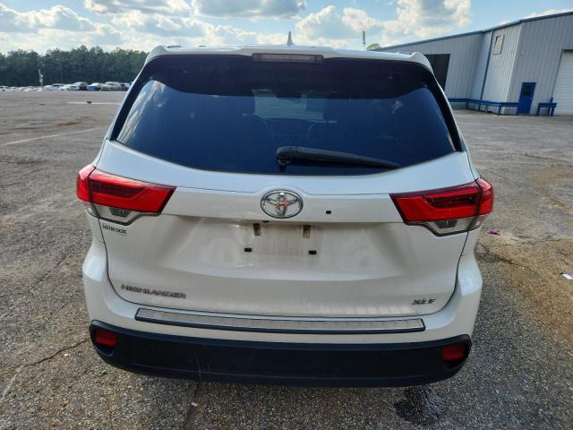 Photo 6 from auction – 2019 TOYOTA HIGHLANDER with VIN 5TDKZRFH7KS569668