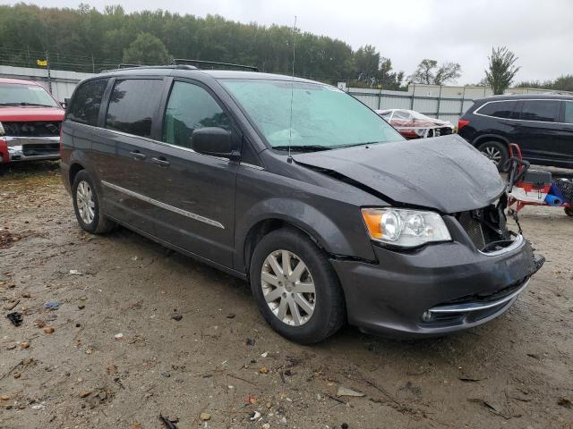 Photo 4 from auction – 2016 CHRYSLER TOWN & COU with VIN 2C4RC1BG0GR135414