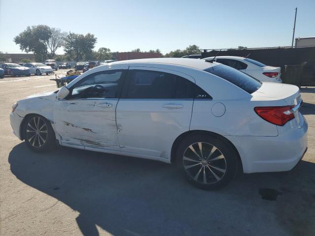 Photo 2 from auction – 2013 CHRYSLER 200 LIMITE with VIN 1C3CCBCG4DN509157