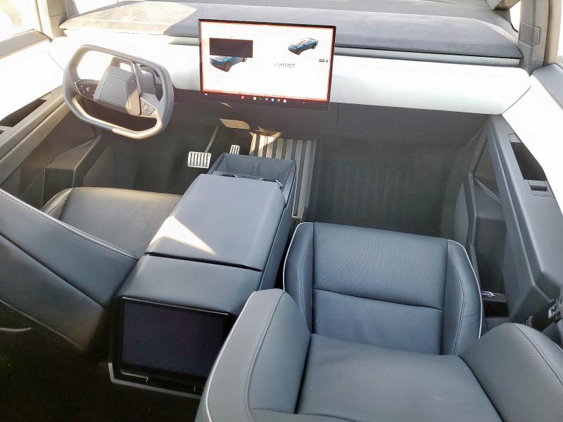 Photo 8 from auction – 2024 TESLA CYBERTRUCK with VIN 7G2CEHEE3RA019801