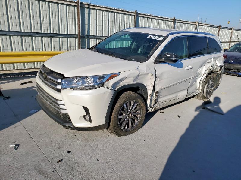 TOYOTA HIGHLANDER 2018 with VIN 5TDJZRFH2JS892312 - Photo from auction