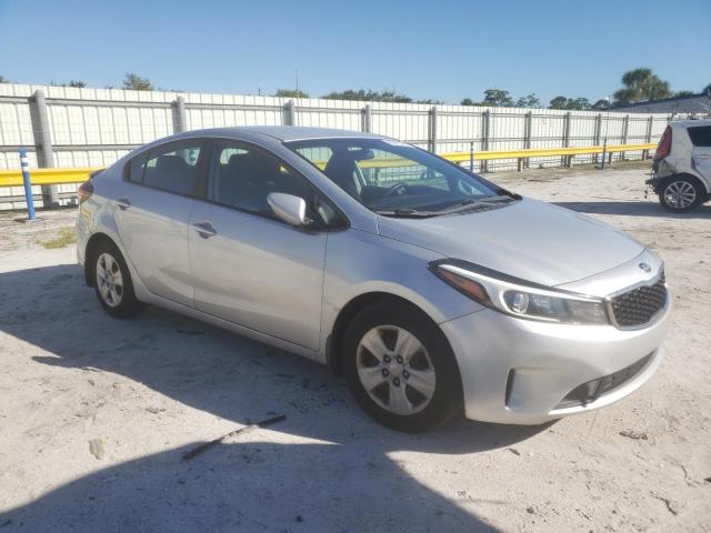 Photo 4 from auction – 2017 KIA FORTE LX with VIN 3KPFK4A77HE110814