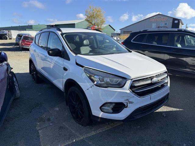 Photo 4 from auction – 2017 FORD ESCAPE with VIN 1FMCU9G9XHUE79361