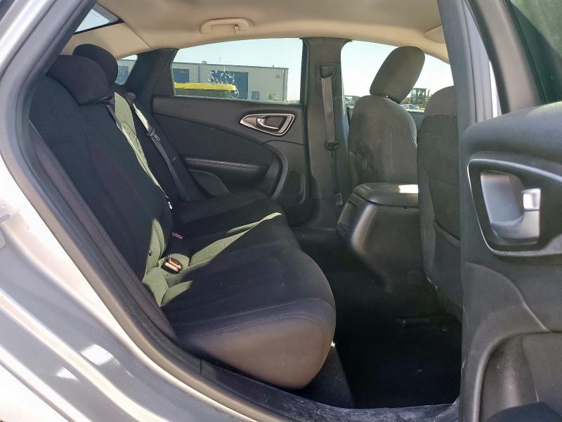 Photo 10 from auction – 2016 CHRYSLER 200 LIMITE with VIN 1C3CCCABXGN143478
