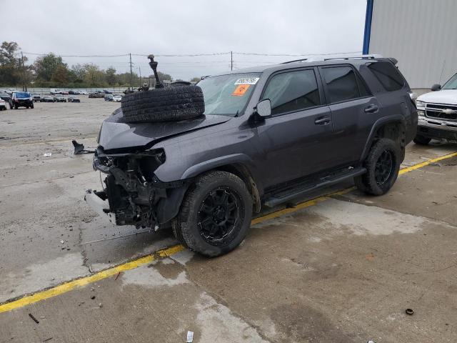 TOYOTA 4RUNNER SR 2018 مع رقم تعريف المركبة JTEBU5JRXJ5484413 - صورة من المزاد