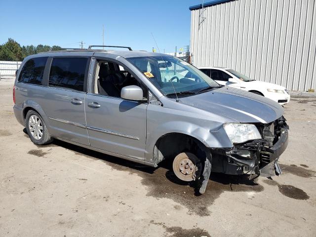 Photo 4 from auction – 2015 CHRYSLER TOWN & COU with VIN 2C4RC1BG2FR594720