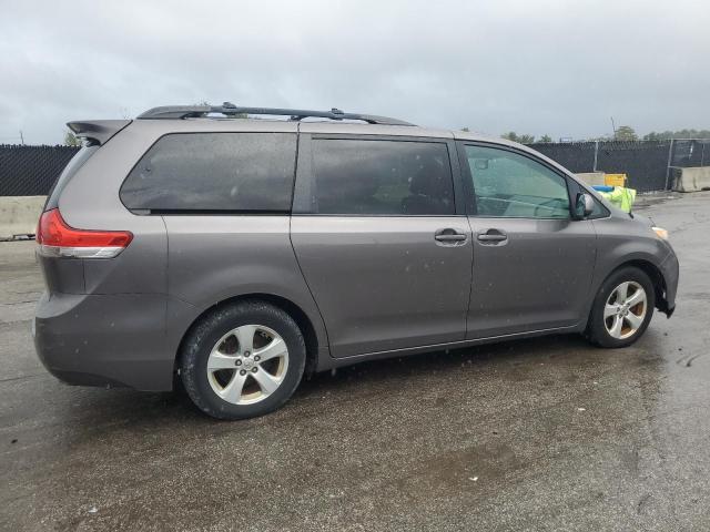 Photo 3 from auction – 2014 TOYOTA SIENNA LE with VIN 5TDKK3DCXES425299