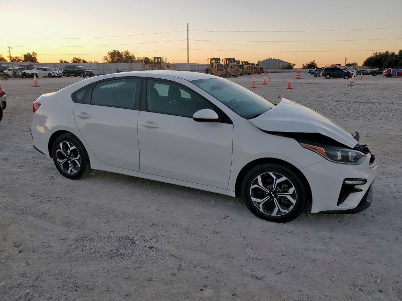 Photo 4 from auction – 2019 KIA FORTE FE with VIN 3KPF24AD6KE045404