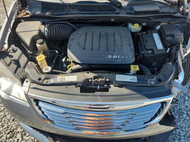 Photo 12 from auction – 2016 CHRYSLER TOWN & COU with VIN 2C4RC1CGXGR284525