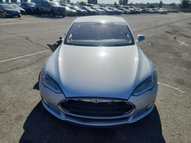 Photo 5 from auction – 2013 TESLA MODEL S with VIN 5YJSA1CN6DFP19585