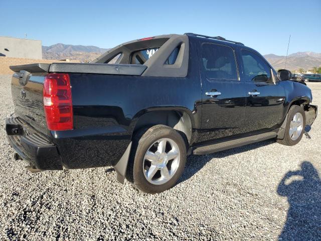 Photo 3 from auction – 2011 CHEVROLET AVALANCHE LT with VIN 3GNMCFE08BG405923