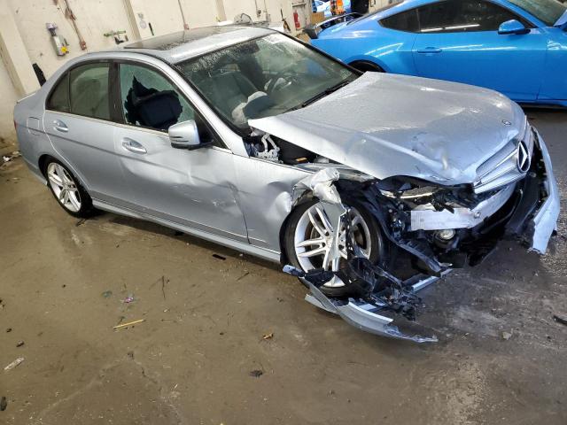 Photo 4 from auction – 2013 MERCEDES-BENZ C 250 with VIN WDDGF4HB2DR257565