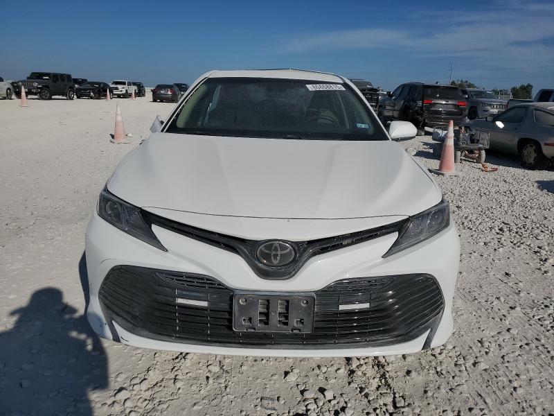 Photo 5 from auction – 2018 TOYOTA CAMRY L with VIN 4T1B11HK0JU650714